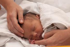 Belgique : première naissance grâce à une autogreffe de tissu ovarien prélevé avant la puberté